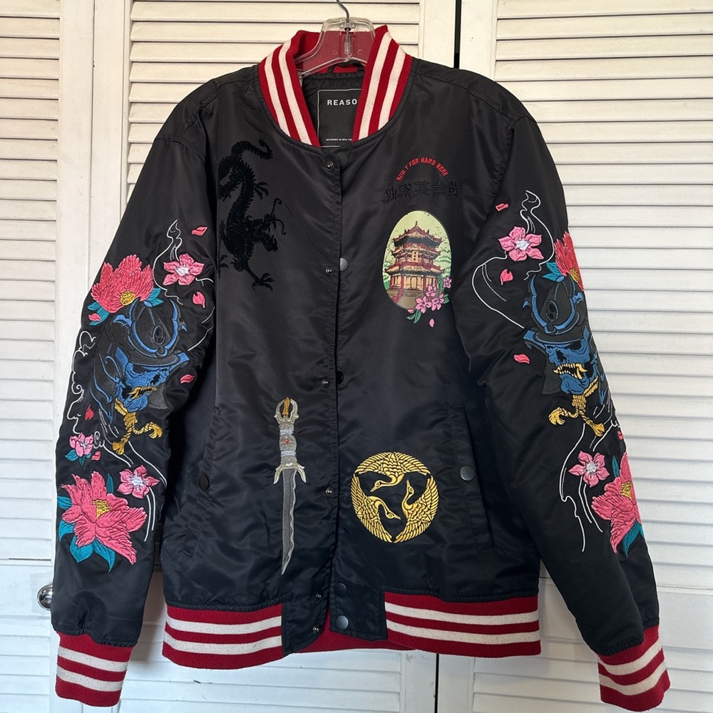 Detail embroidered bonnet jacket